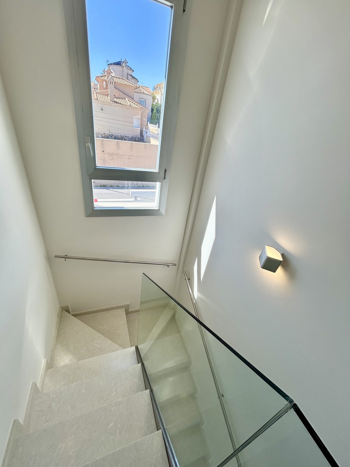 Se vende Villa - Chalet de 3 dormitorios en Costa Blanca, Alicante, España