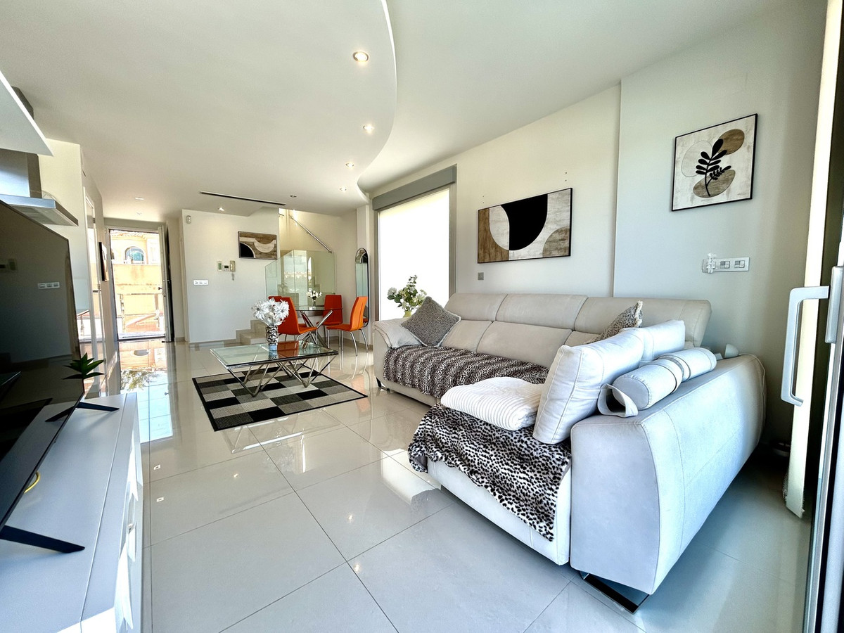 Se vende Villa - Chalet de 3 dormitorios en Costa Blanca, Alicante, España
