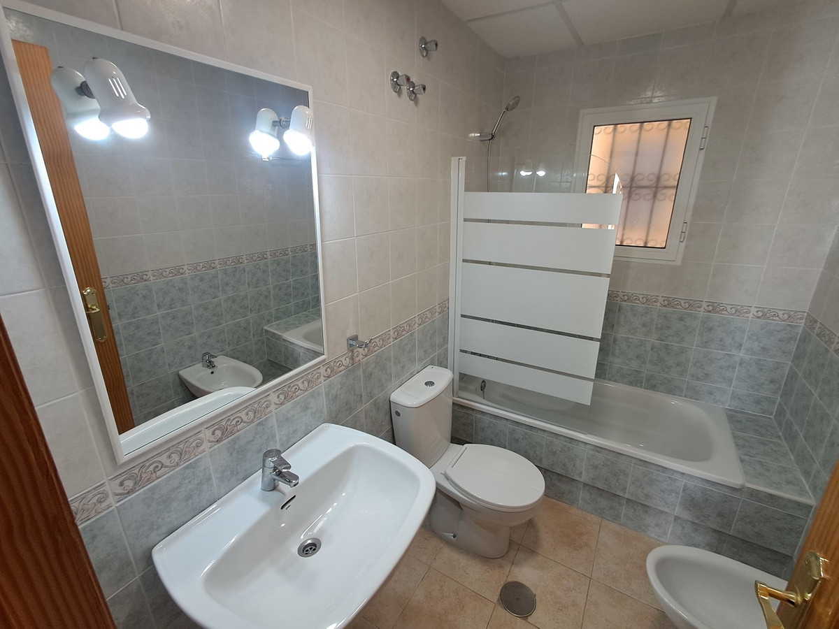 Se vende Apartamento Planta Media de 2 dormitorios en Costa Blanca, Alicante, España