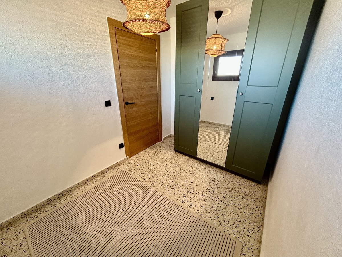 Se vende Apartamento Planta Media de 2 dormitorios en Costa Blanca, Alicante, España
