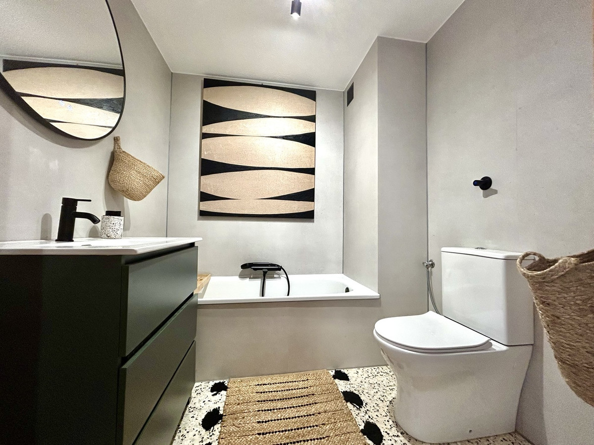 Se vende Apartamento Planta Media de 2 dormitorios en Costa Blanca, Alicante, España