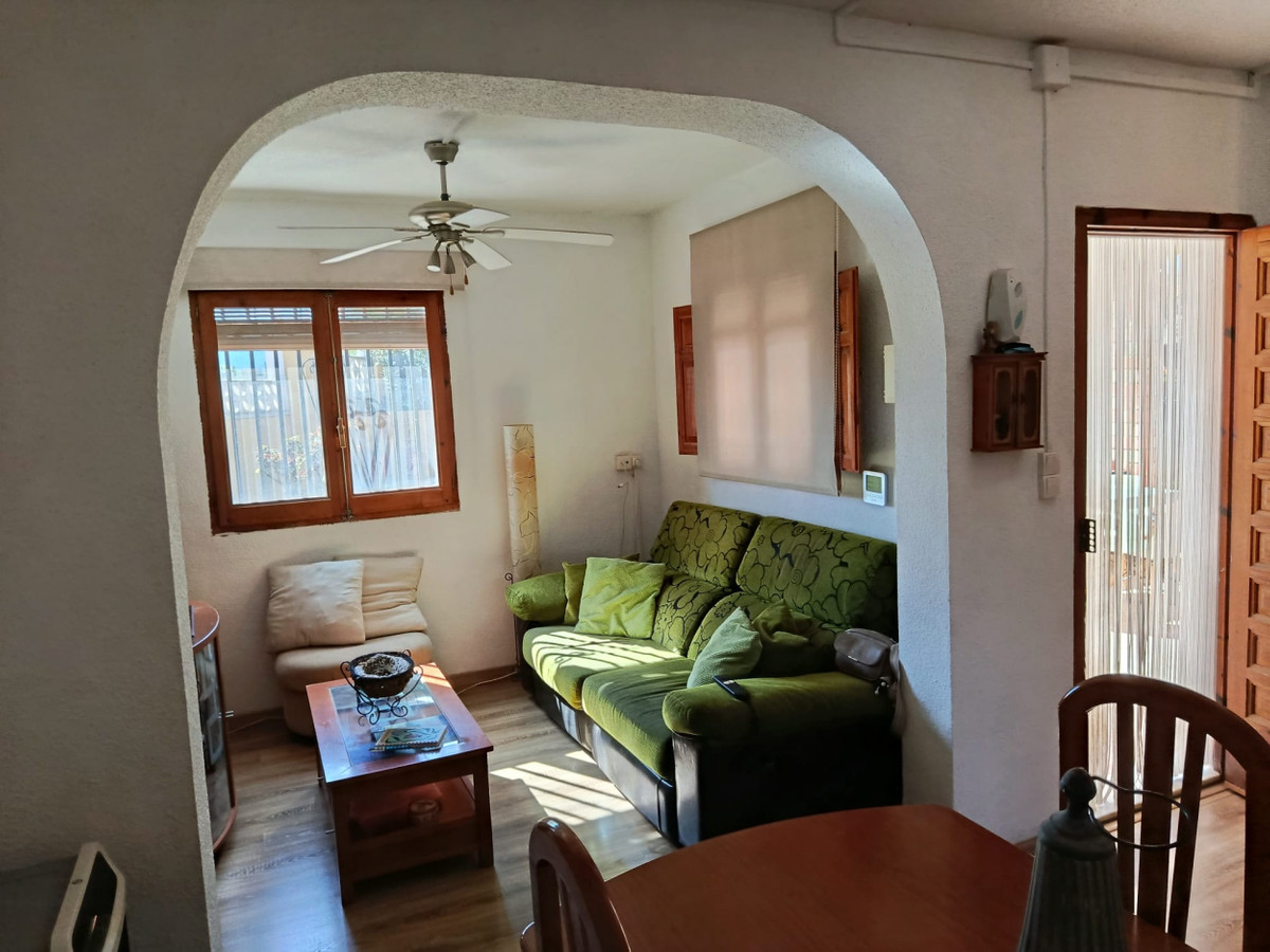 Se vende Villa - Chalet de 3 dormitorios en Costa Blanca, Alicante, España