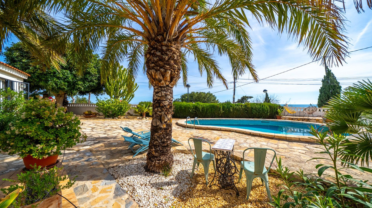 3 Bed Townhouse for sale in El Campello Costa Blanca, Alicante, Spain