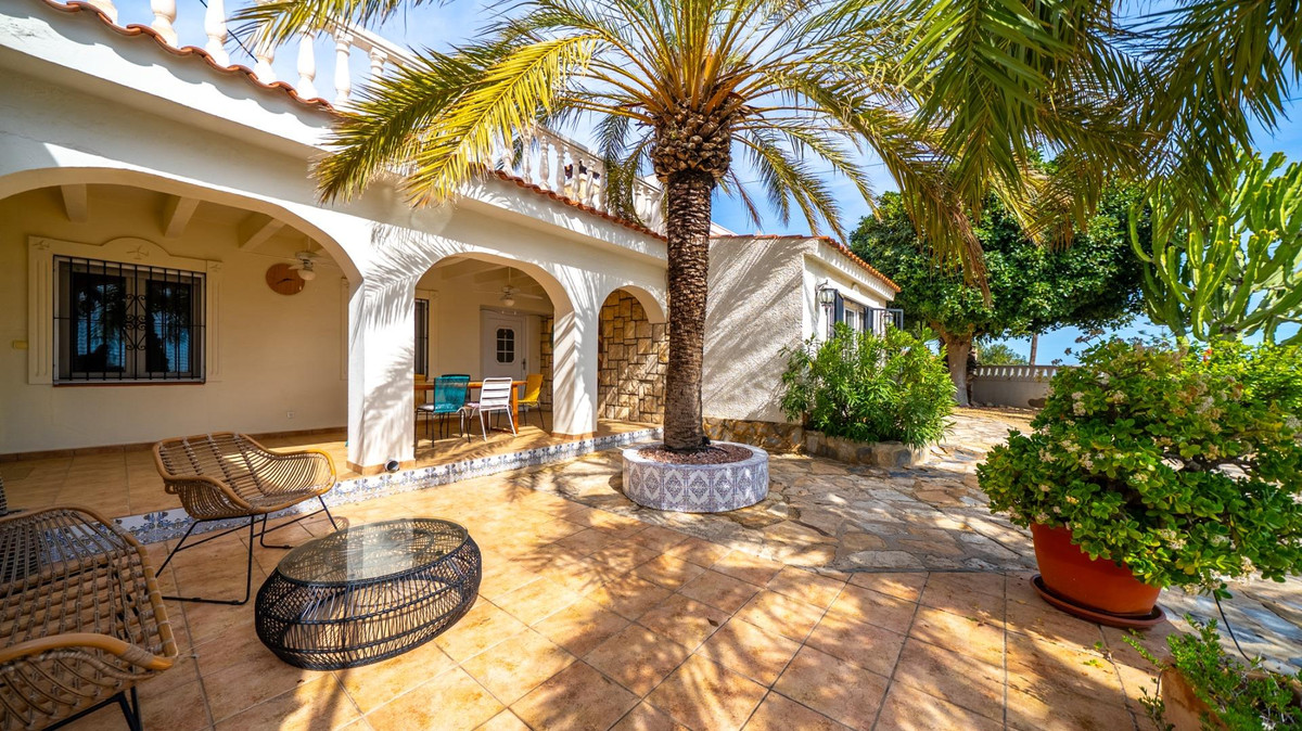 3 Bed Townhouse for sale in El Campello Costa Blanca, Alicante, Spain