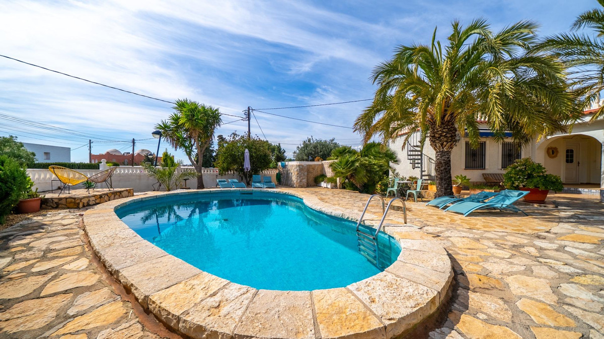 3 Bed Townhouse for sale in El Campello Costa Blanca, Alicante, Spain