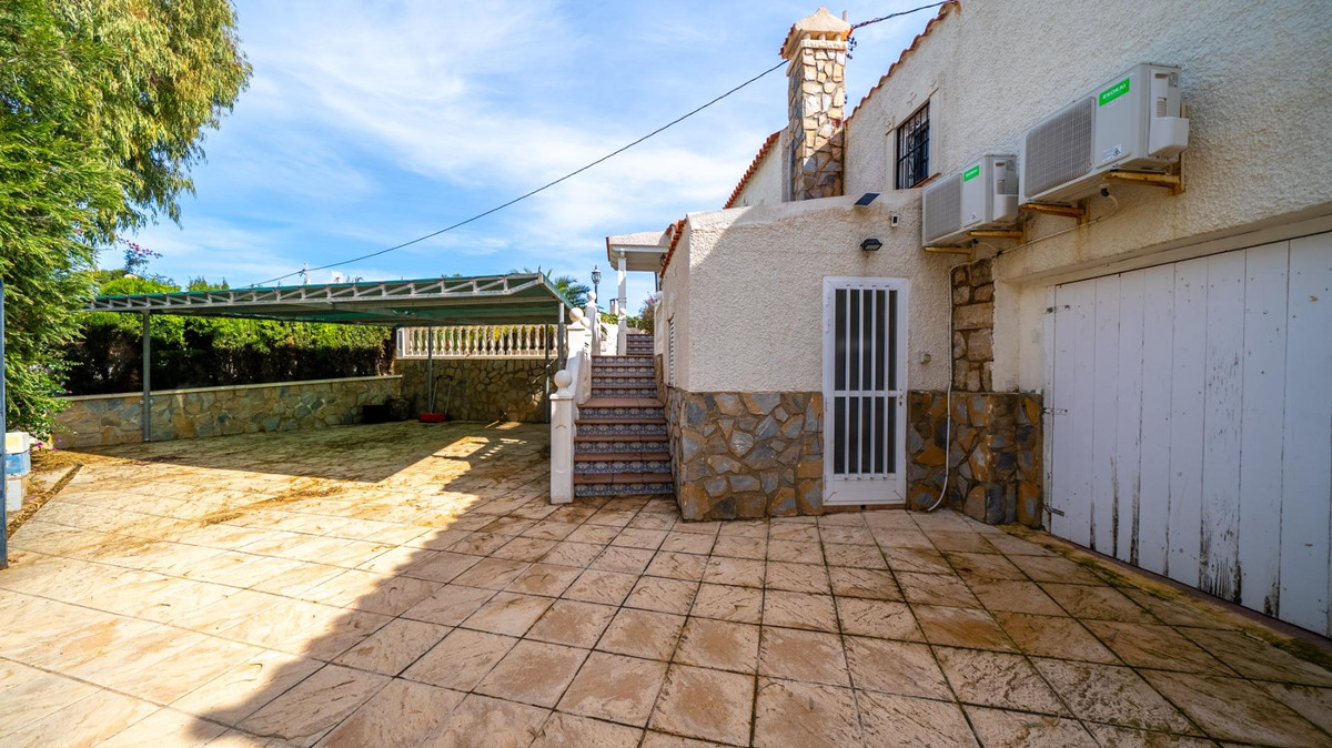 3 Bed Townhouse for sale in El Campello Costa Blanca, Alicante, Spain