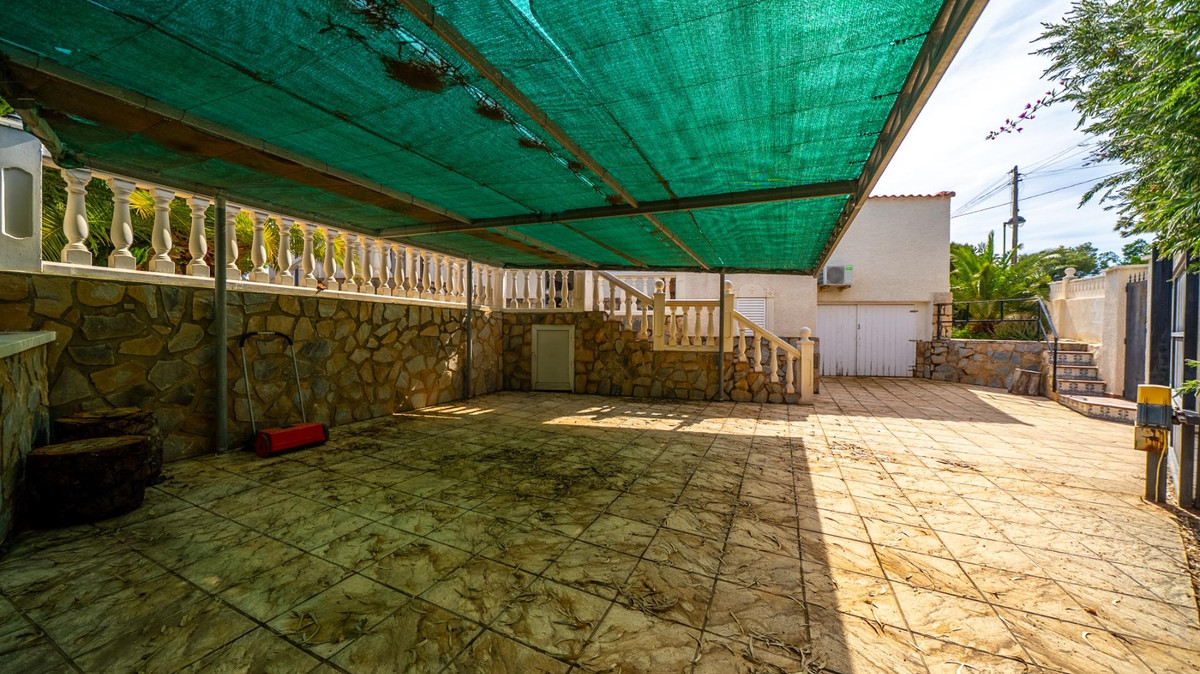 3 Bed Townhouse for sale in El Campello Costa Blanca, Alicante, Spain