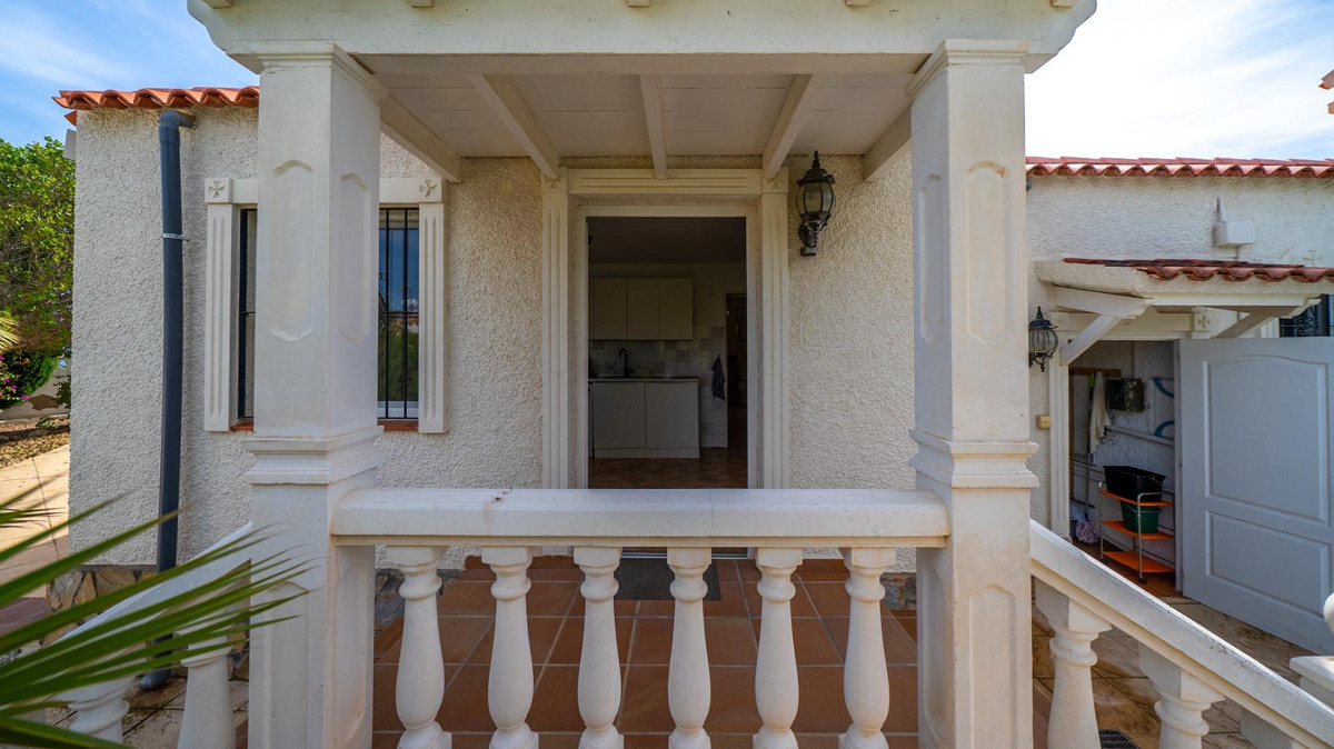 3 Bed Townhouse for sale in El Campello Costa Blanca, Alicante, Spain