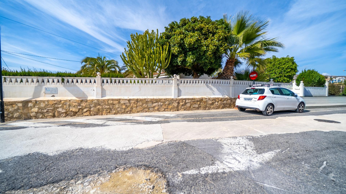 3 Bed Townhouse for sale in El Campello Costa Blanca, Alicante, Spain