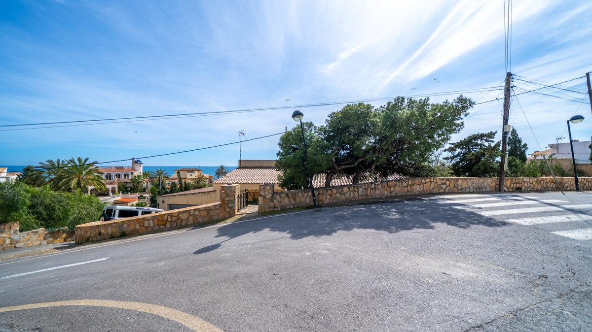 3 Bed Townhouse for sale in El Campello Costa Blanca, Alicante, Spain