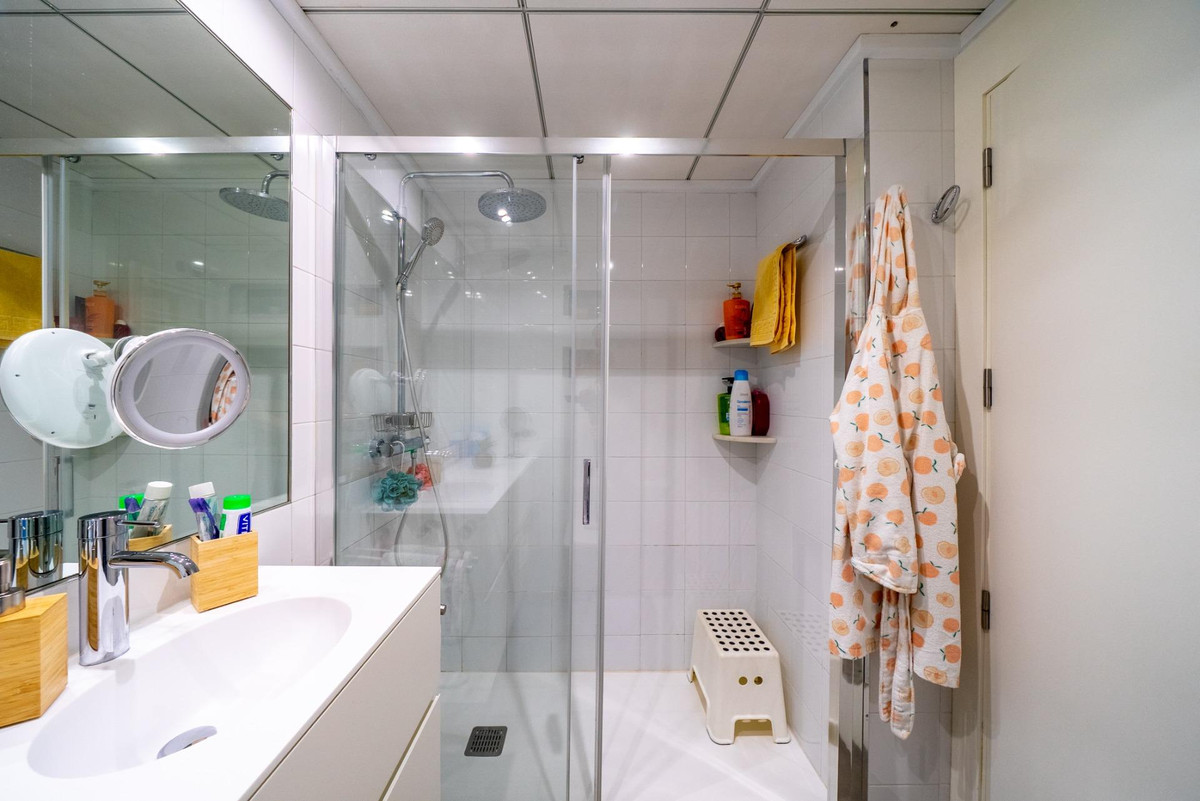 Se vende Apartamento Planta Media de 4 dormitorios en Costa Blanca, Alicante, España
