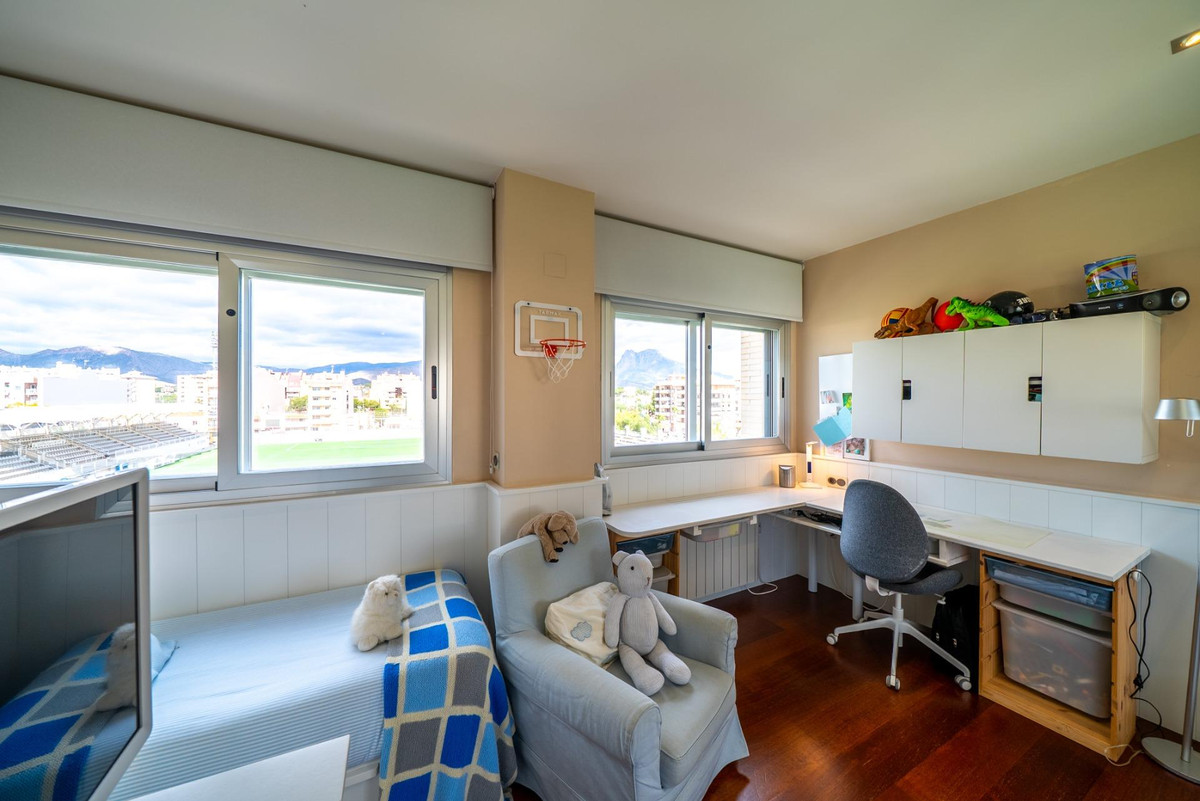 Se vende Apartamento Planta Media de 4 dormitorios en Costa Blanca, Alicante, España