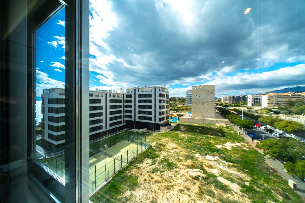 Se vende Apartamento Planta Media de 4 dormitorios en Costa Blanca, Alicante, España