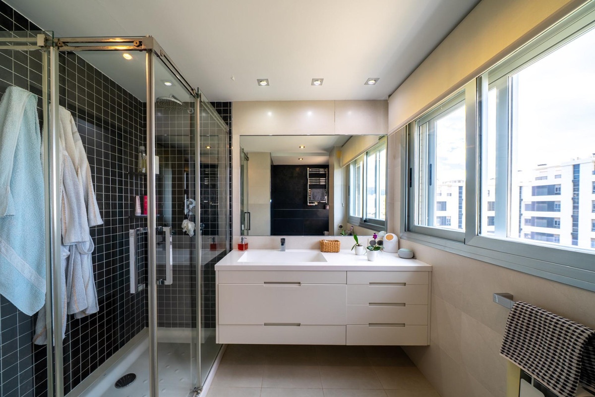Se vende Apartamento Planta Media de 4 dormitorios en Costa Blanca, Alicante, España
