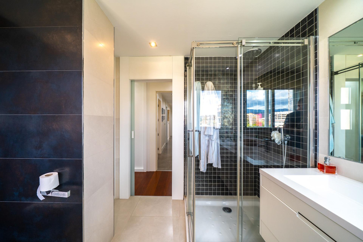 Se vende Apartamento Planta Media de 4 dormitorios en Costa Blanca, Alicante, España