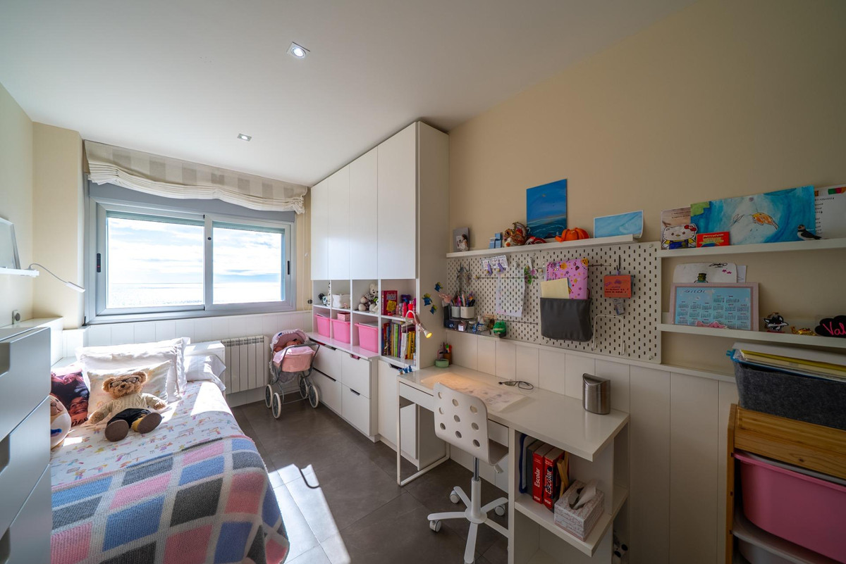 Se vende Apartamento Planta Media de 4 dormitorios en Costa Blanca, Alicante, España