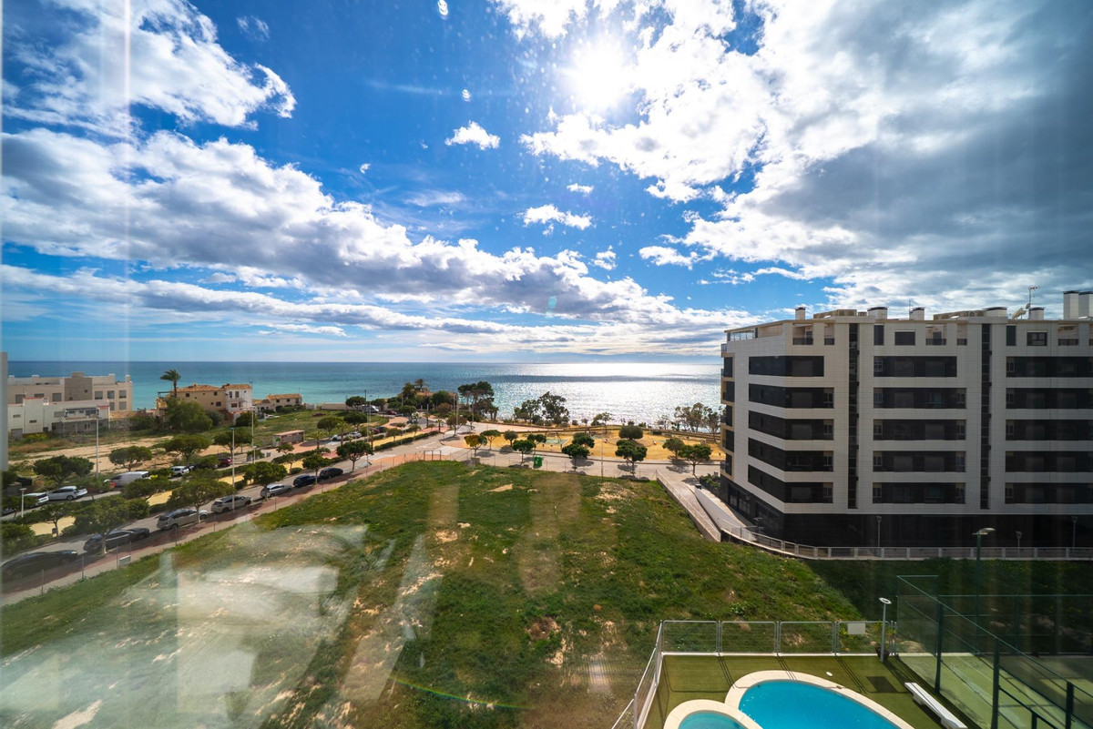 Se vende Apartamento Planta Media de 4 dormitorios en Costa Blanca, Alicante, España