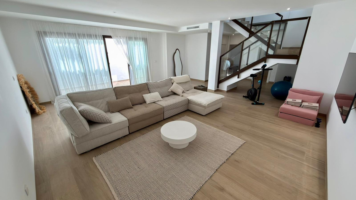 5 Bed Townhouse for sale in Finestrat Costa Blanca, Alicante, Spain