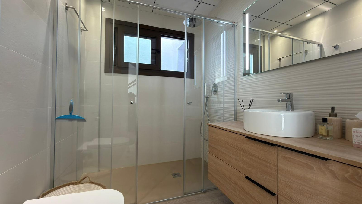 5 Bed Townhouse for sale in Finestrat Costa Blanca, Alicante, Spain