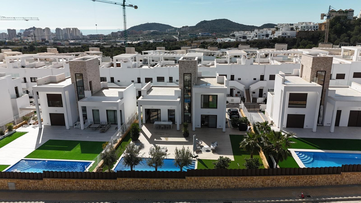 5 Bed Townhouse for sale in Finestrat Costa Blanca, Alicante, Spain