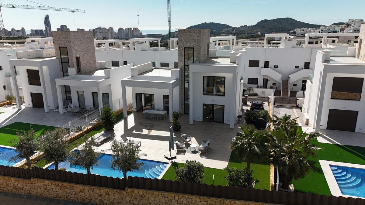 5 Bed Townhouse for sale in Finestrat Costa Blanca, Alicante, Spain