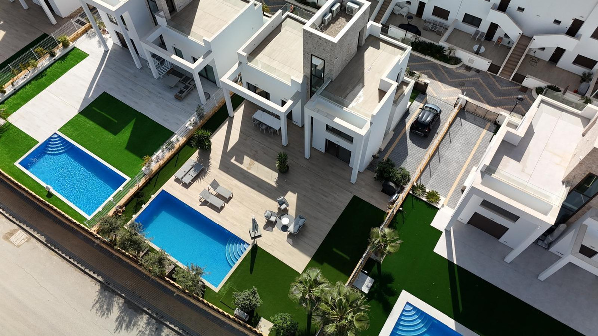 5 Bed Townhouse for sale in Finestrat Costa Blanca, Alicante, Spain