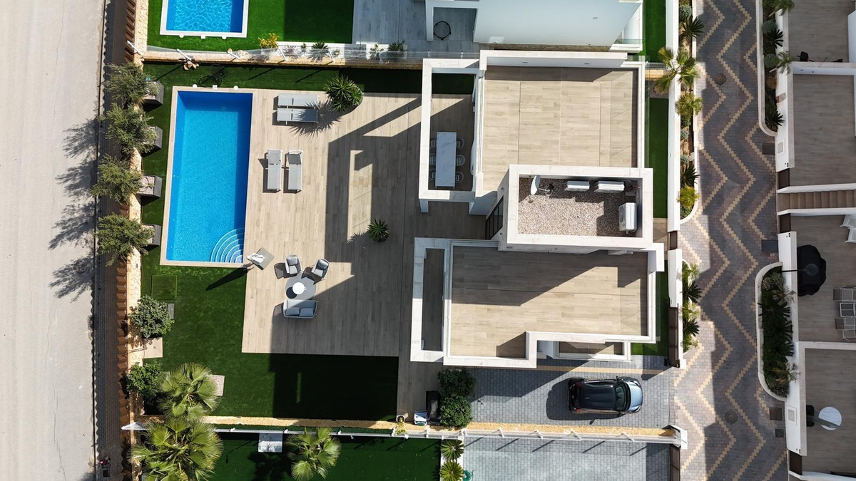 5 Bed Townhouse for sale in Finestrat Costa Blanca, Alicante, Spain