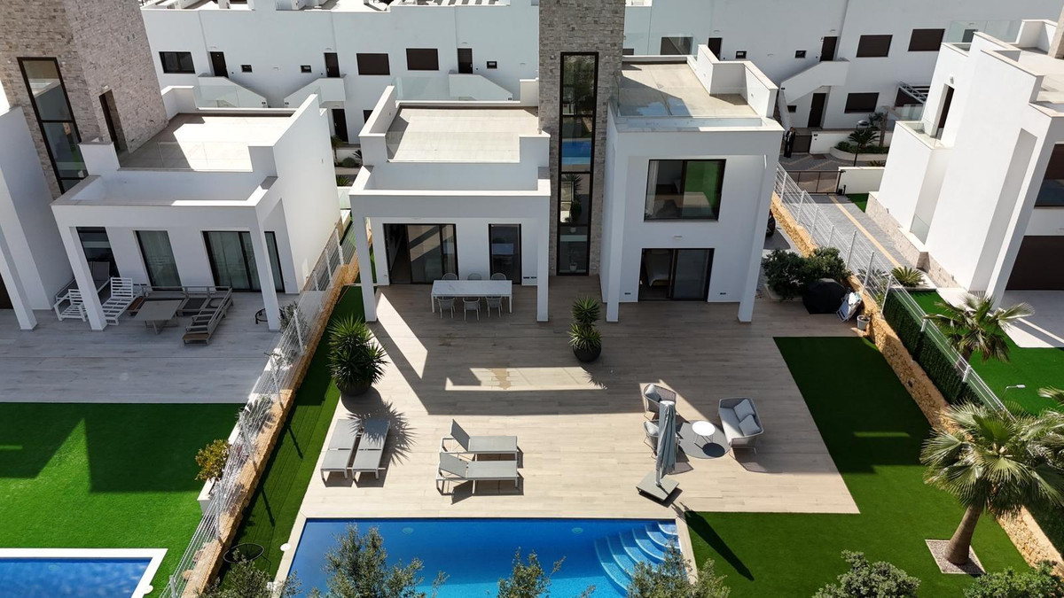 5 Bed Townhouse for sale in Finestrat Costa Blanca, Alicante, Spain