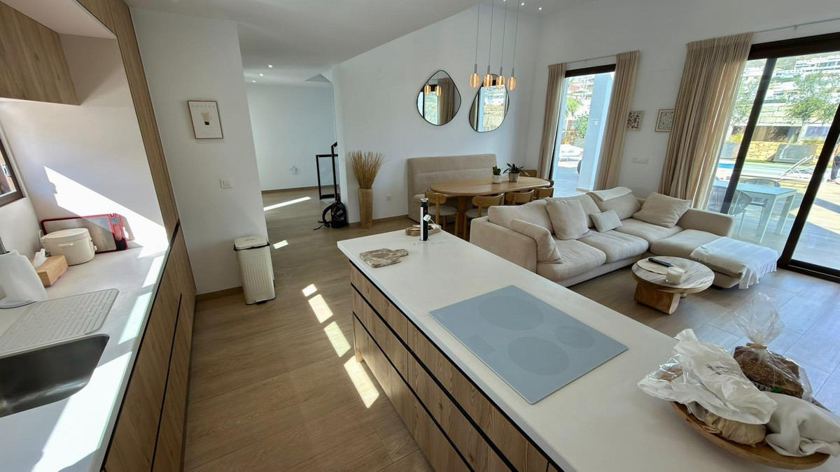 5 Bed Townhouse for sale in Finestrat Costa Blanca, Alicante, Spain