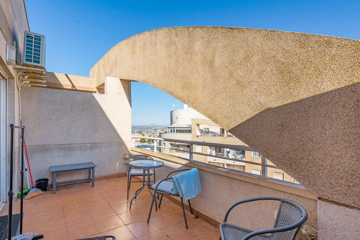 Se vende Apartamento en Planta Última de 2 dormitorios en Costa Blanca, Alicante, España
