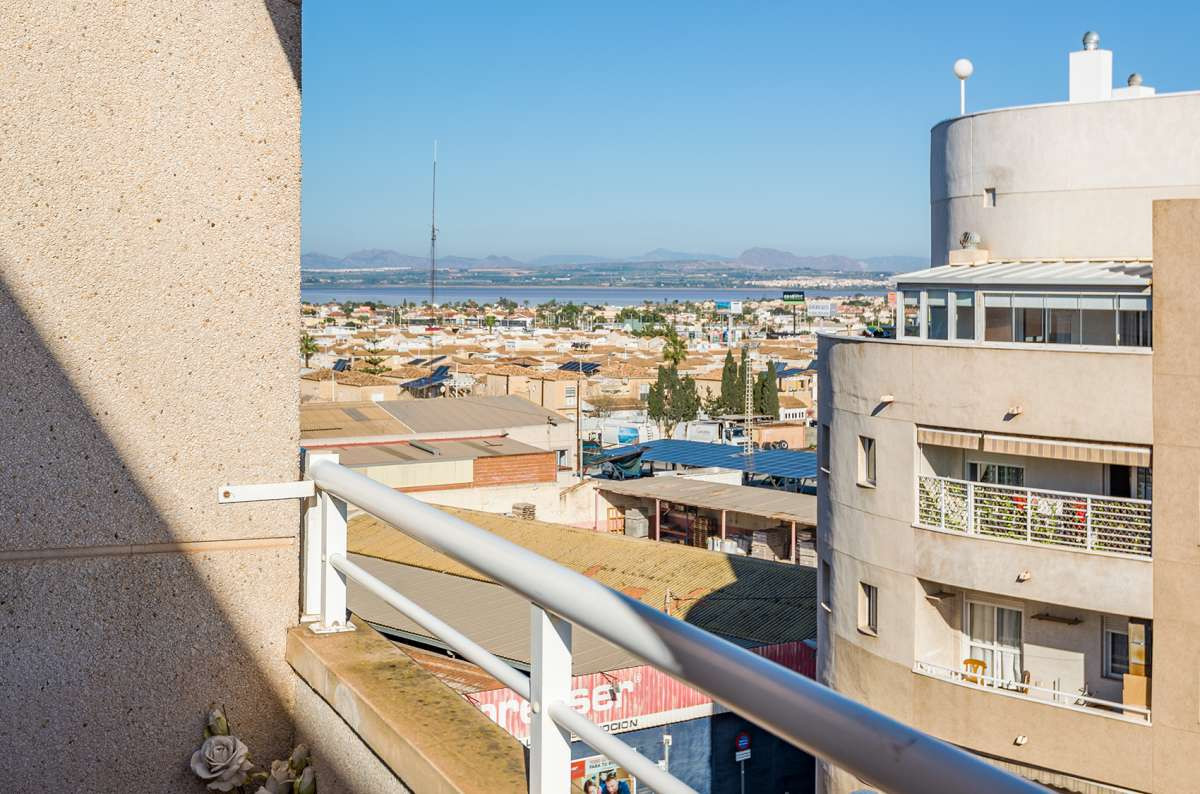 Se vende Apartamento en Planta Última de 2 dormitorios en Costa Blanca, Alicante, España