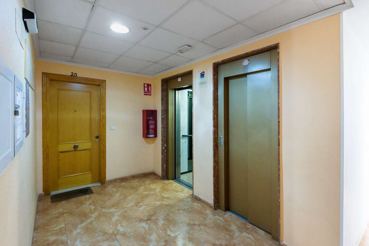 Se vende Apartamento en Planta Última de 2 dormitorios en Costa Blanca, Alicante, España