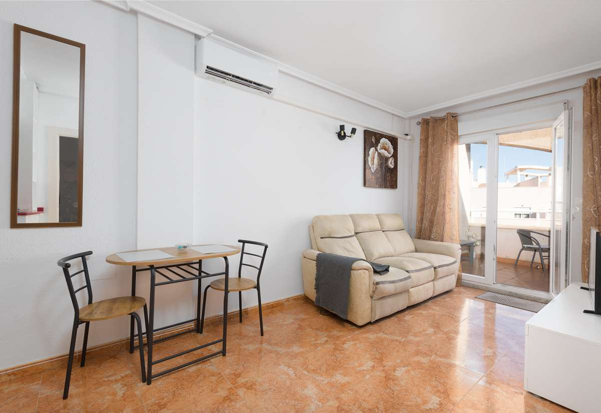 Se vende Apartamento en Planta Última de 2 dormitorios en Costa Blanca, Alicante, España