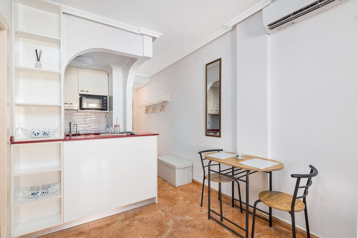 Se vende Apartamento en Planta Última de 2 dormitorios en Costa Blanca, Alicante, España