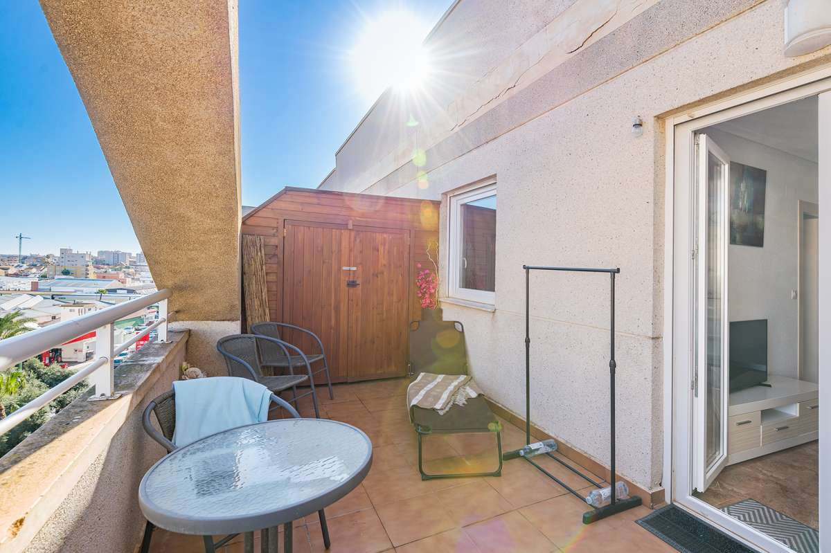 Se vende Apartamento en Planta Última de 2 dormitorios en Costa Blanca, Alicante, España
