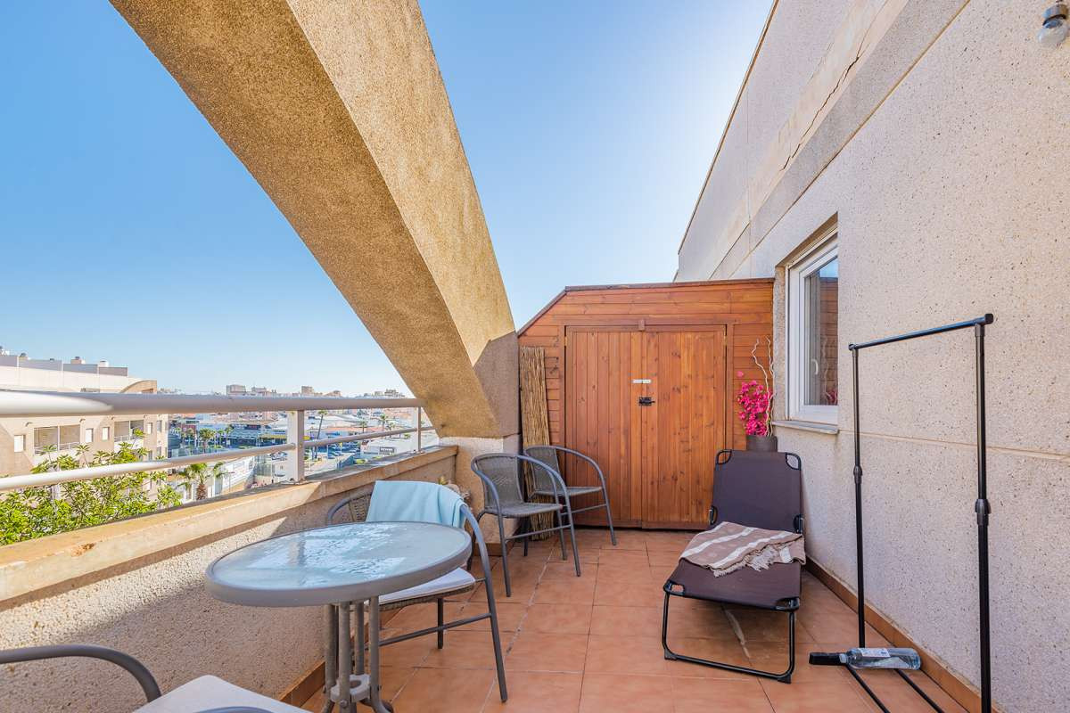 Se vende Apartamento en Planta Última de 2 dormitorios en Costa Blanca, Alicante, España