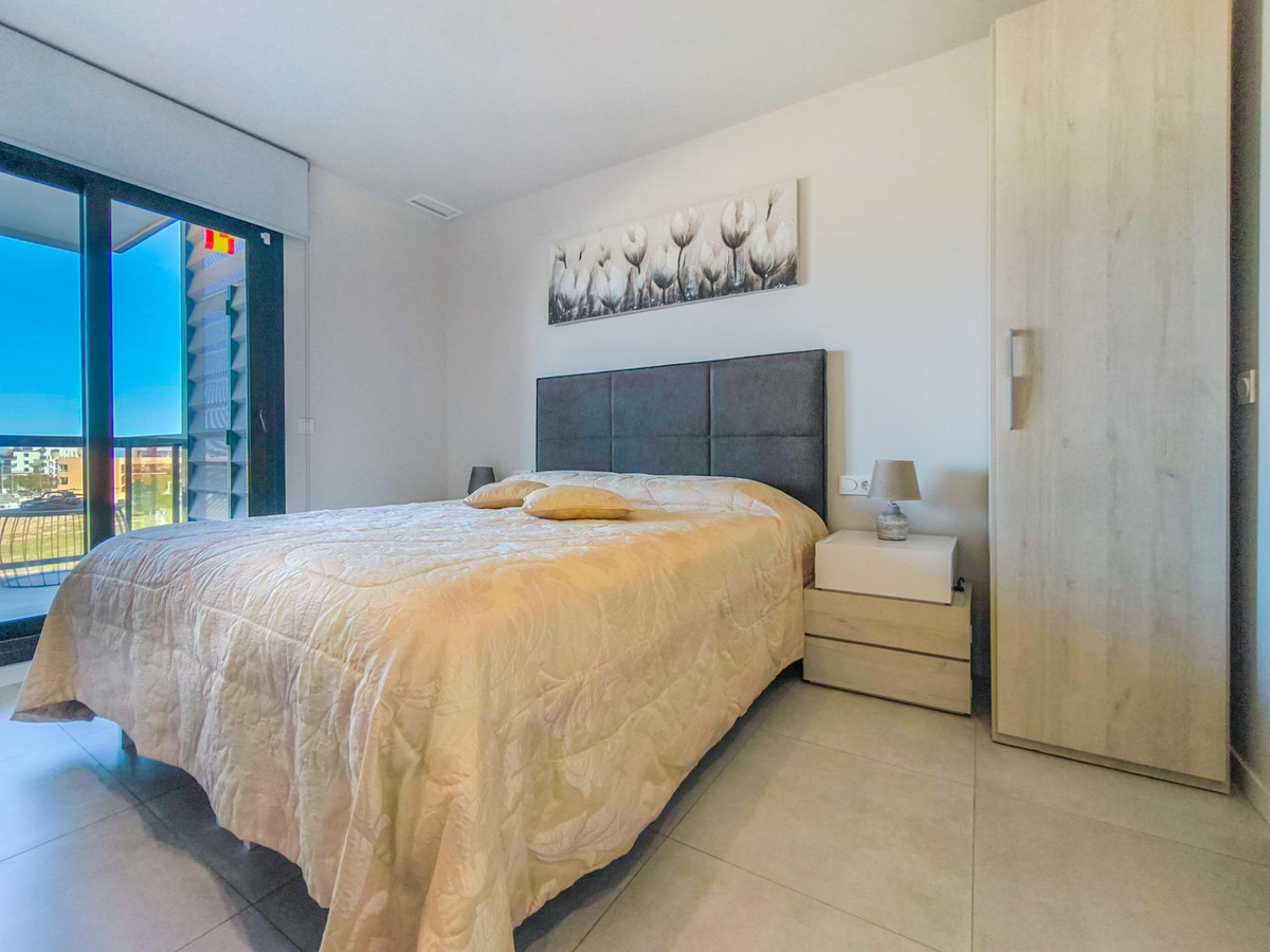 Se vende Apartamento Planta Media de 2 dormitorios en Costa Blanca, Alicante, España