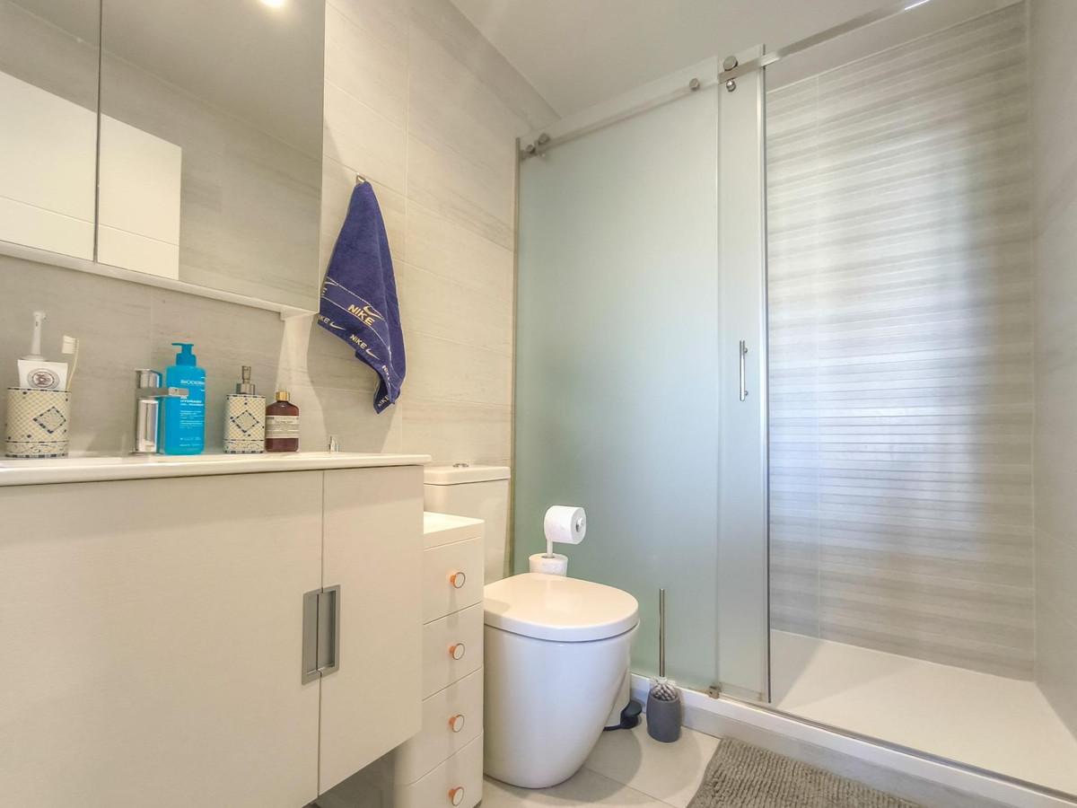 Se vende Apartamento Planta Media de 2 dormitorios en Costa Blanca, Alicante, España