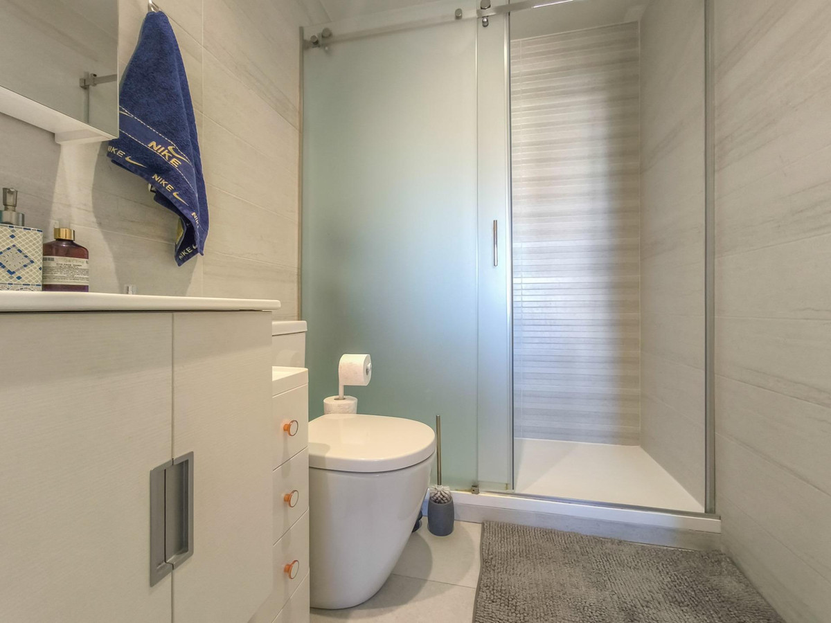 Se vende Apartamento Planta Media de 2 dormitorios en Costa Blanca, Alicante, España