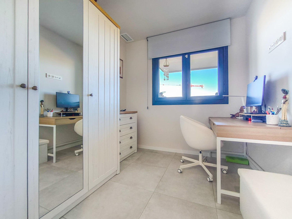 Se vende Apartamento Planta Media de 2 dormitorios en Costa Blanca, Alicante, España