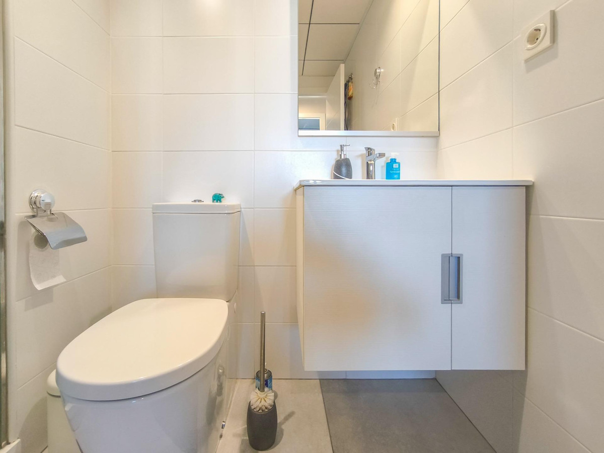 Se vende Apartamento Planta Media de 2 dormitorios en Costa Blanca, Alicante, España