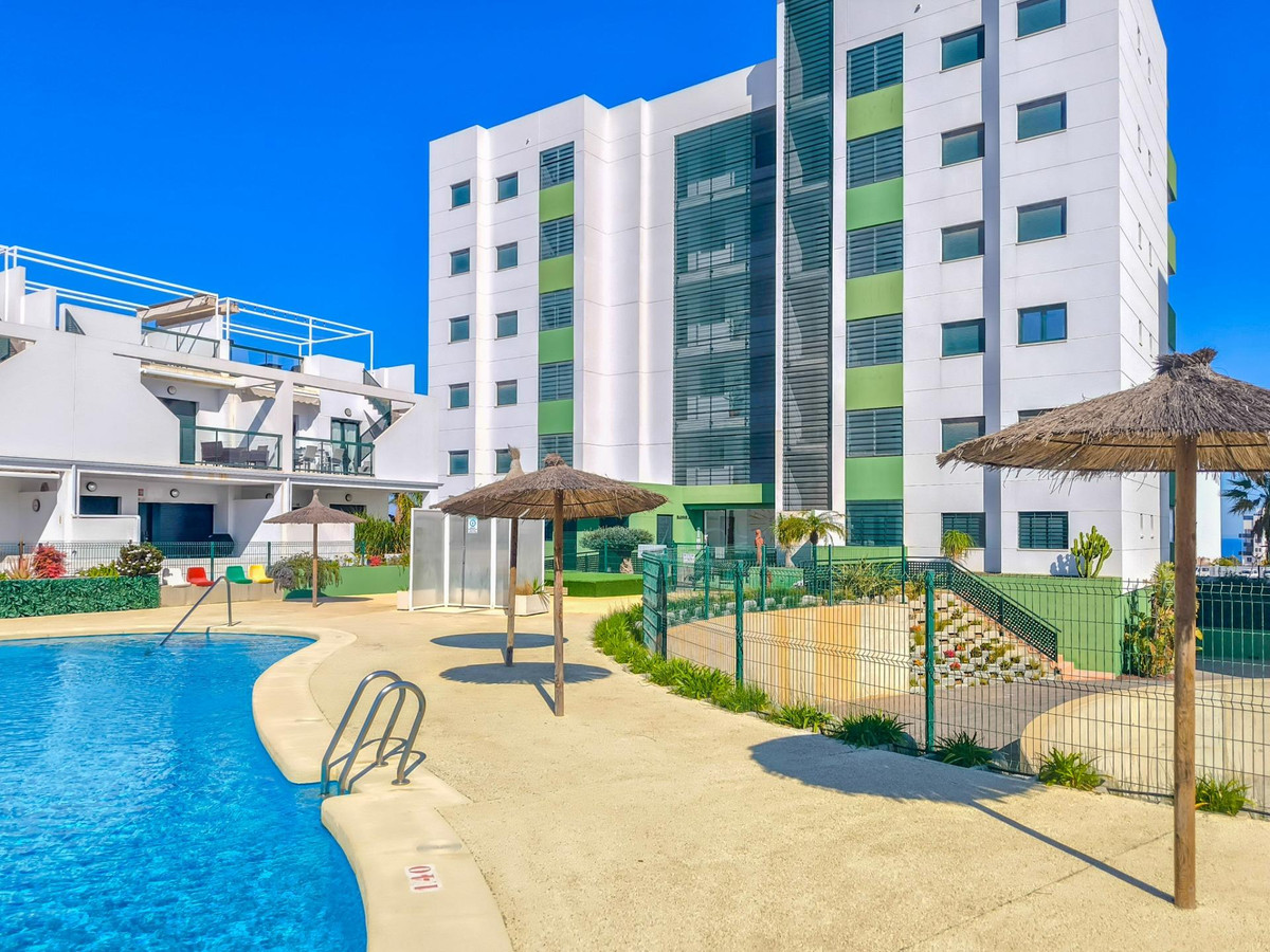 Se vende Apartamento Planta Media de 2 dormitorios en Costa Blanca, Alicante, España