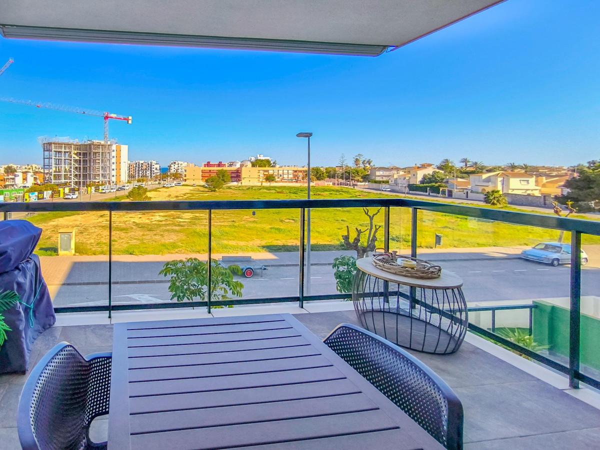 Se vende Apartamento Planta Media de 2 dormitorios en Costa Blanca, Alicante, España