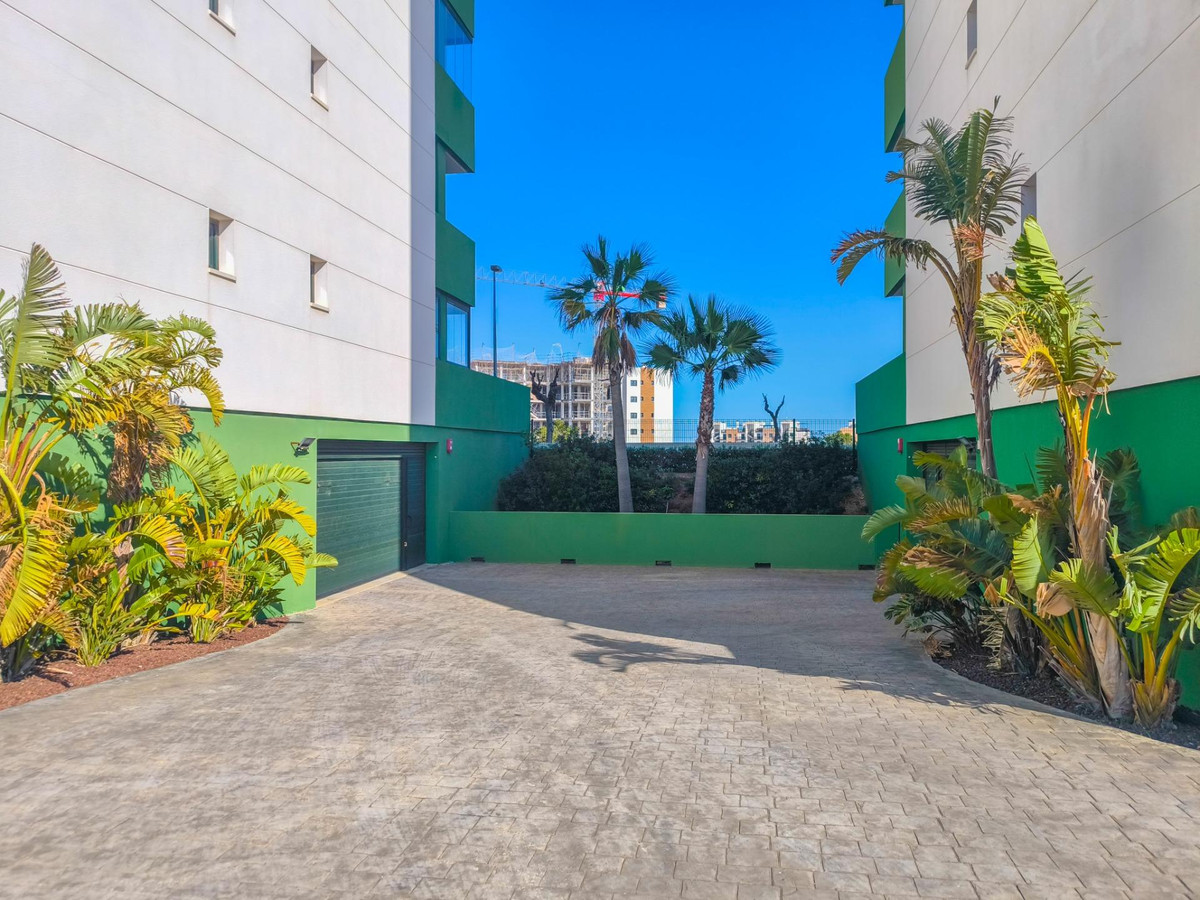 Se vende Apartamento Planta Media de 2 dormitorios en Costa Blanca, Alicante, España