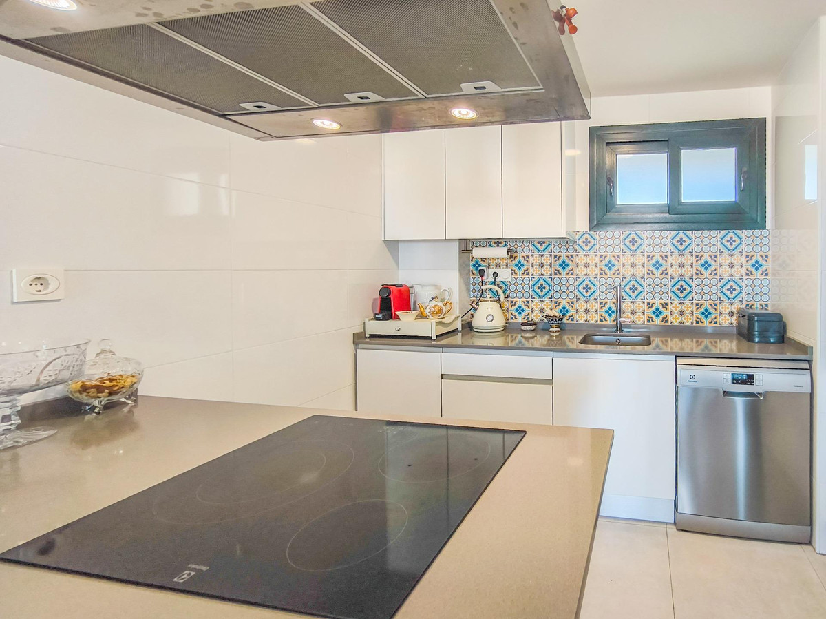 Se vende Apartamento Planta Media de 2 dormitorios en Costa Blanca, Alicante, España