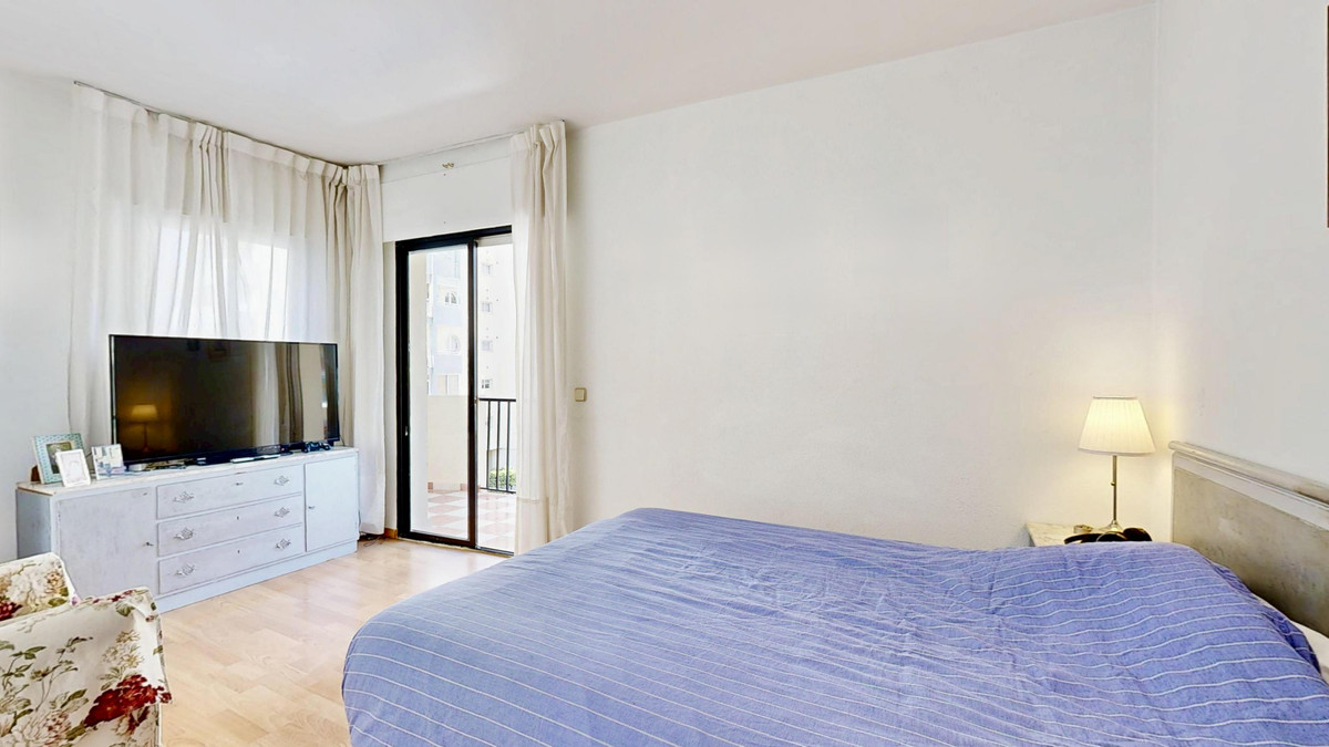 3 Bed Apartment for sale in Fuengirola Costa Del Sol, Málaga, Spain