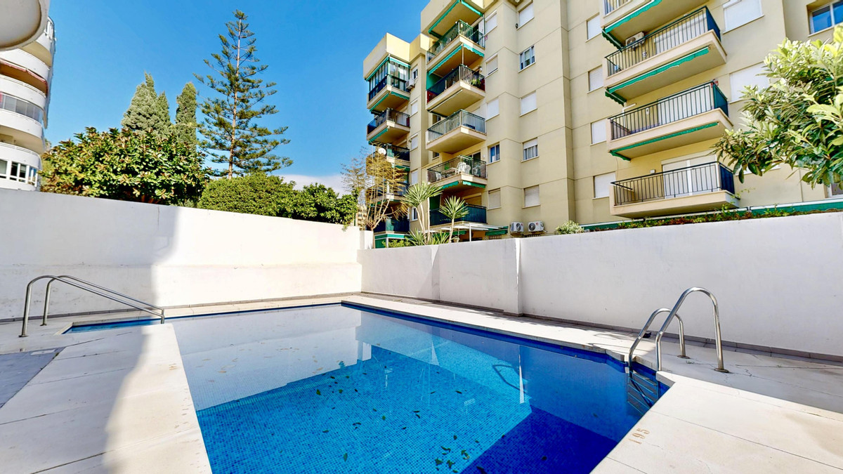 3 Bed Apartment for sale in Fuengirola Costa Del Sol, Málaga, Spain