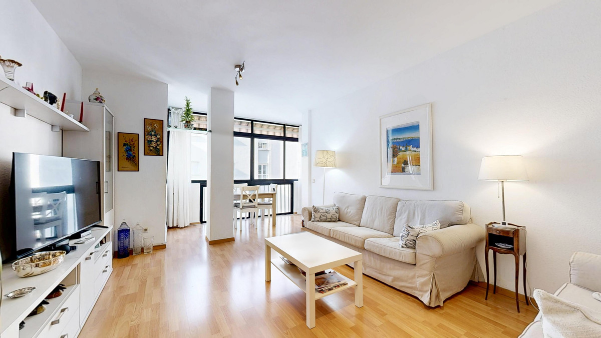 3 Bed Apartment for sale in Fuengirola Costa Del Sol, Málaga, Spain