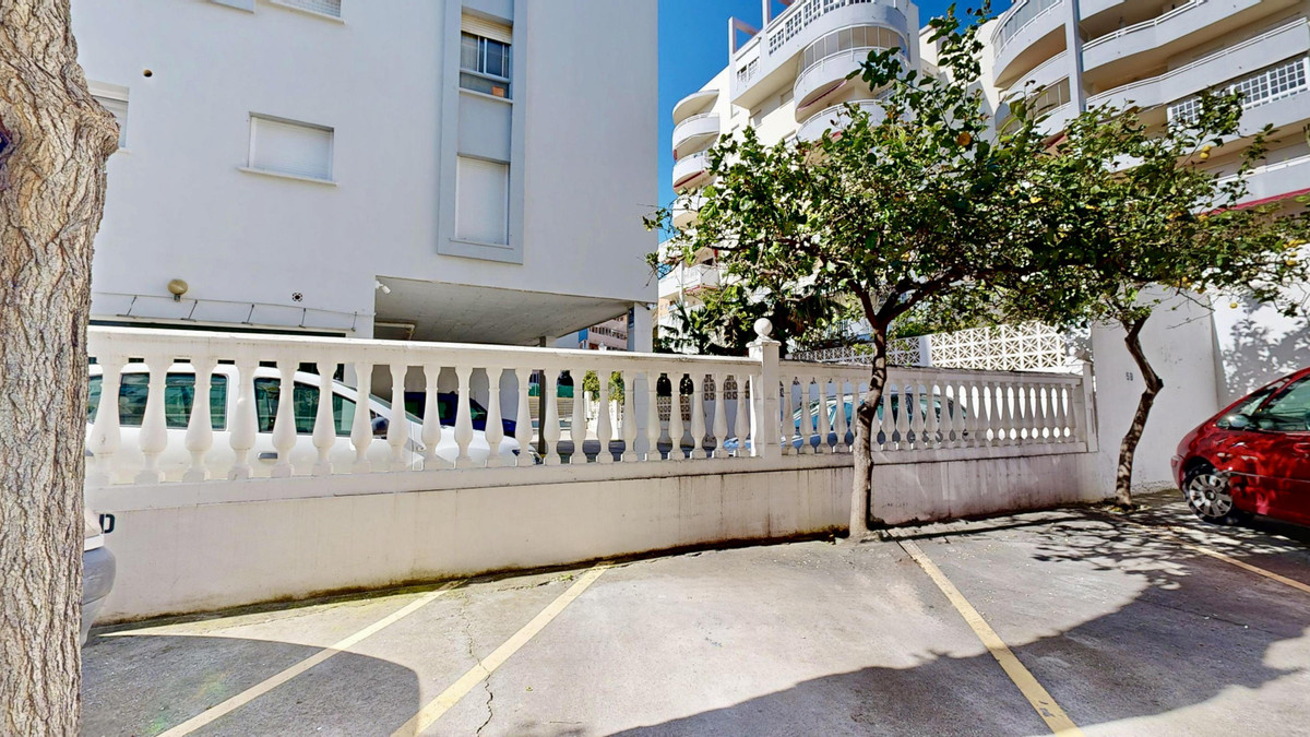 3 Bed Apartment for sale in Fuengirola Costa Del Sol, Málaga, Spain