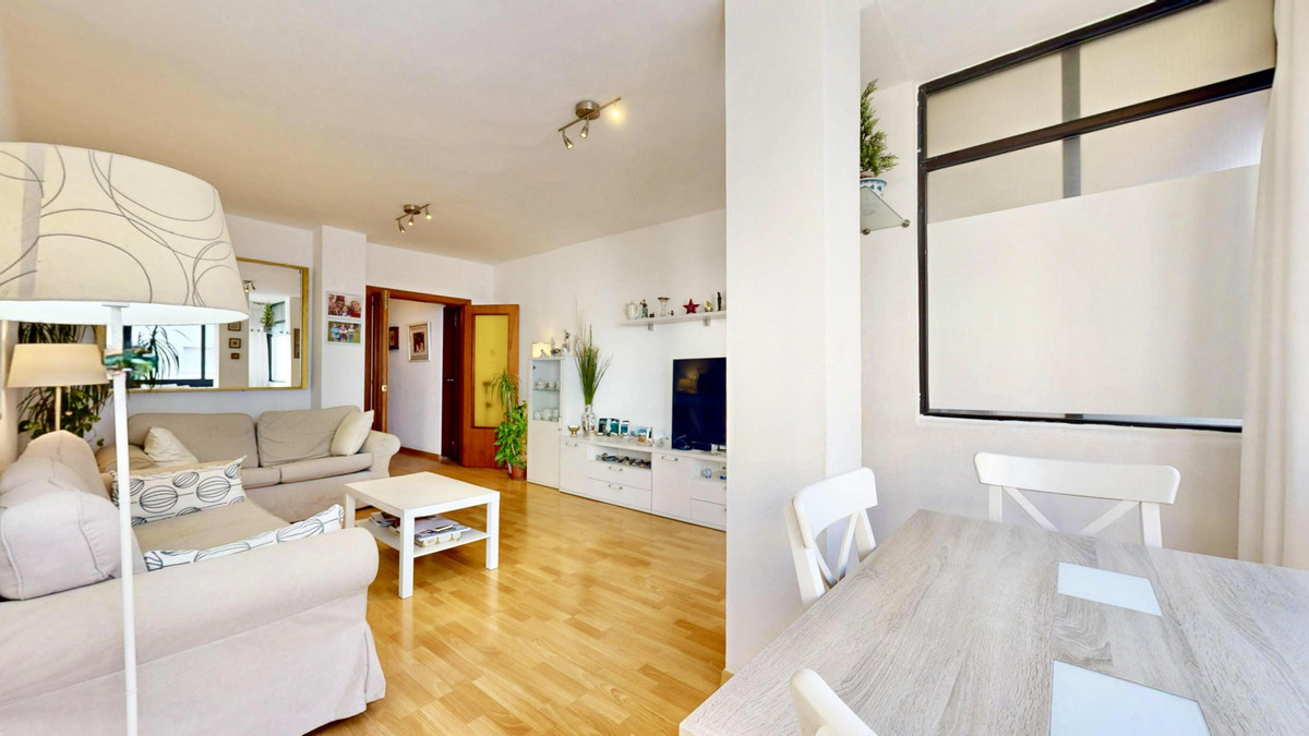 3 Bed Apartment for sale in Fuengirola Costa Del Sol, Málaga, Spain